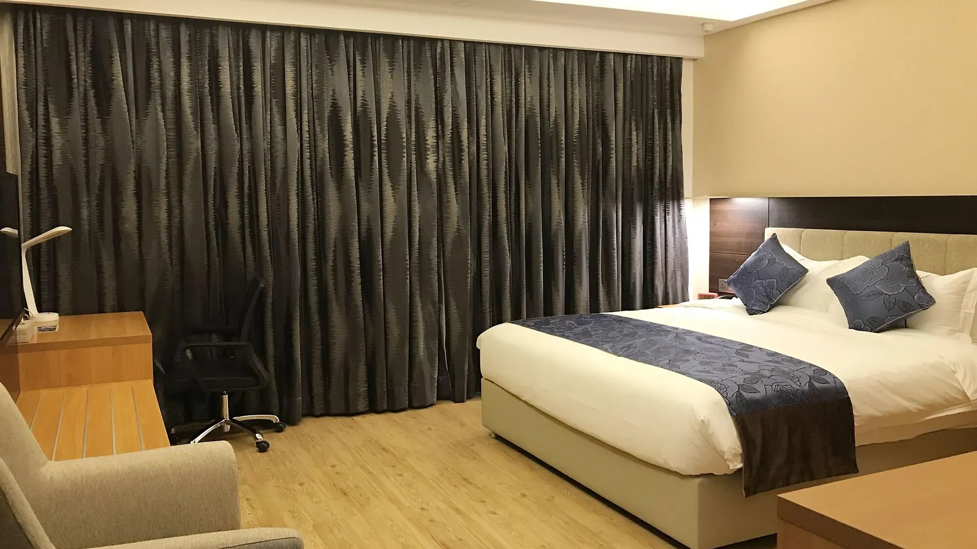 Days Hotel Dhaka