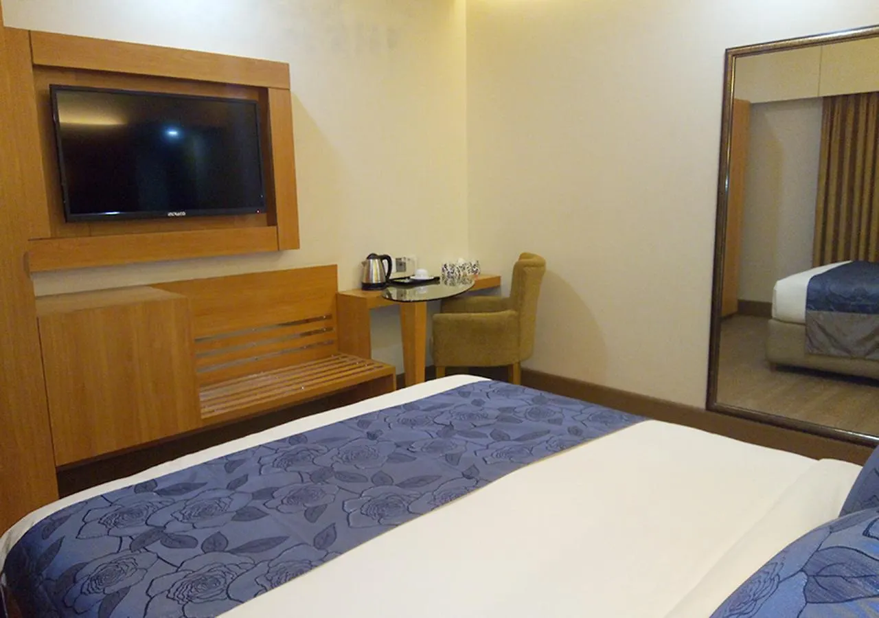 Days Hotel Dhaka