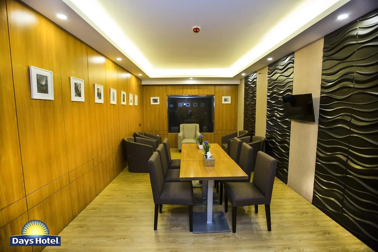 Days Hotel Dháka